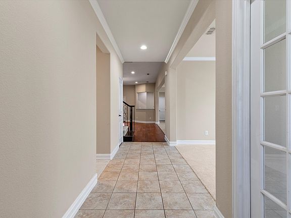 2nd image of 1031 Enchanted Rock Dr