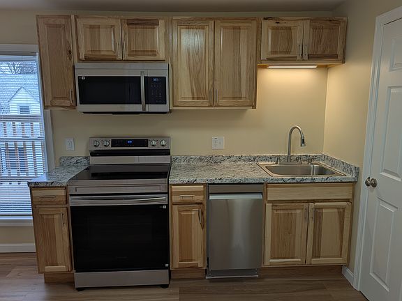 2nd image of 159 Grove St #5