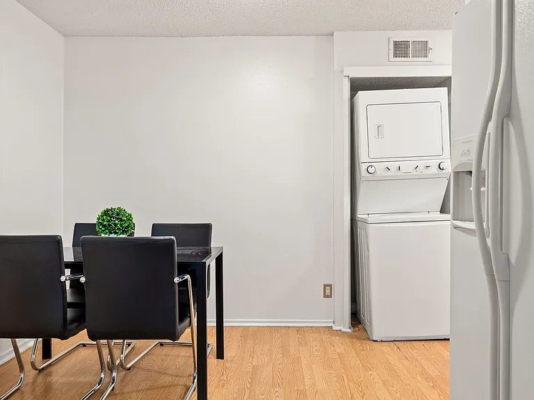 1823 Pelham Ave #1 — Photo 13