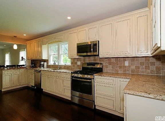 5th image of 985 Boisseau Ave