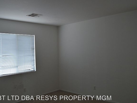 5th image of 9914 Clover Field Ct
