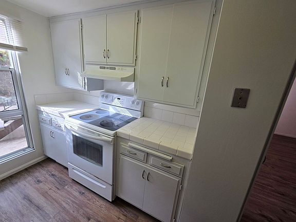 4th image of 4245 Cleveland Ave APT B