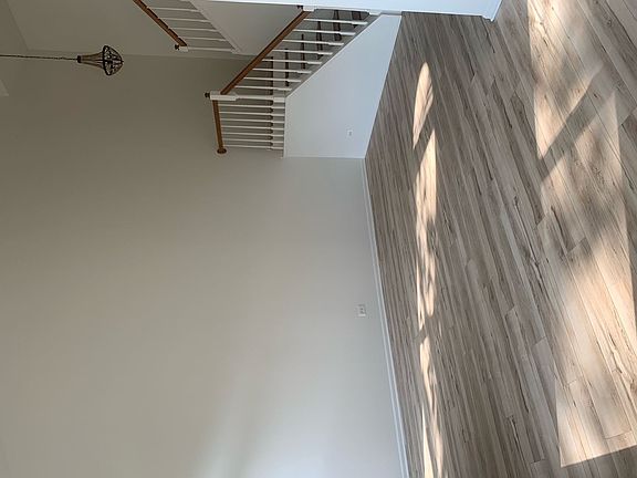 4th image of 755 N Shady Oaks Dr