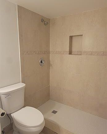 5th image of 600 SW 2nd Ave APT 235