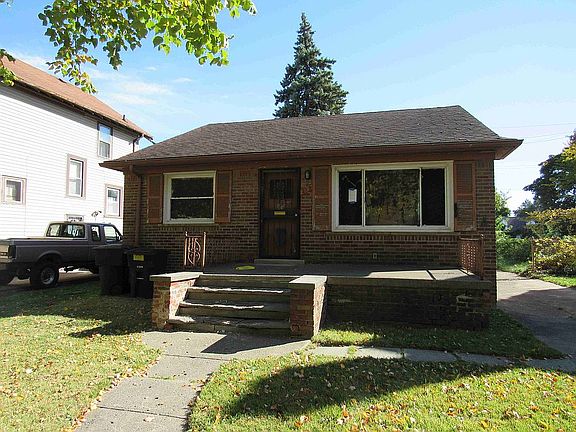 229 Cedarhurst Pl
