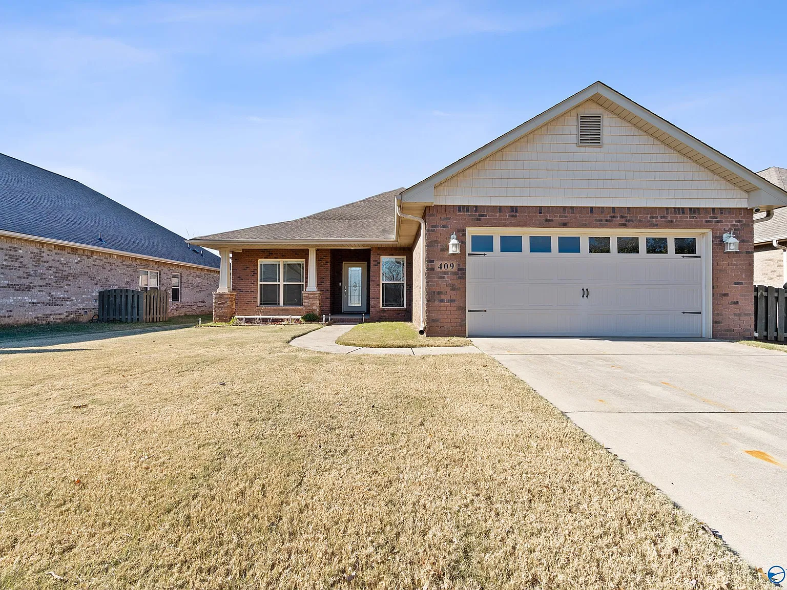 4 bed, 2.0 bath, 2253 sqft, $2,200 — Photo 1