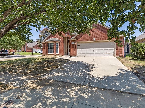 3rd image of 4601 Parkview Ln