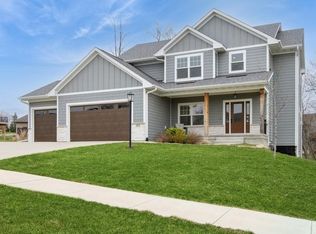 2933 Pine Hill Trce, Coralville, IA 52241