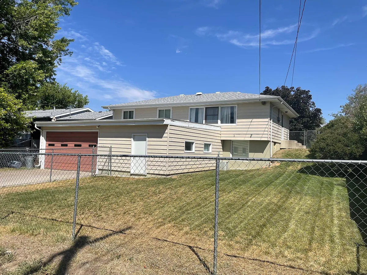 Building Photo - 306 53rd St S