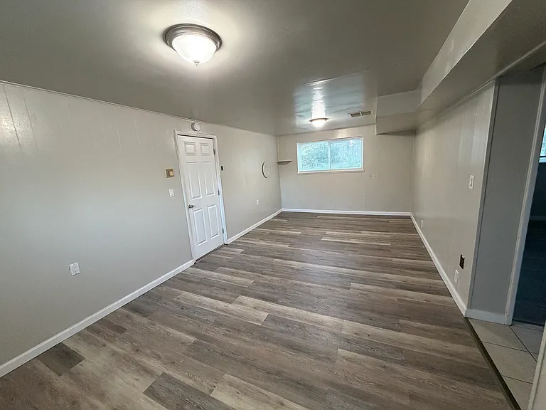 10922 SE 4th St — Photo 8