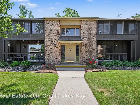 6091 Western Dr, Saginaw, MI 48638