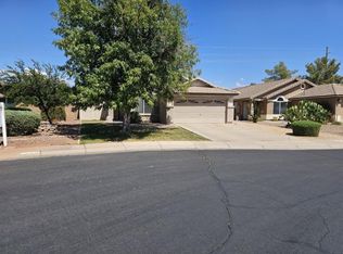 525 N Joshua Tree Ln, Gilbert, AZ 85234