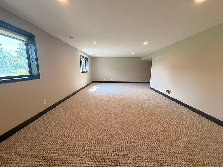 6830 Avalon Dr SE — Photo 21