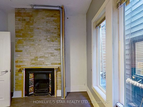 4th image of 171 Harbord St APT 1