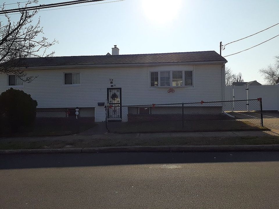 1st image of 90 Bedford Ave