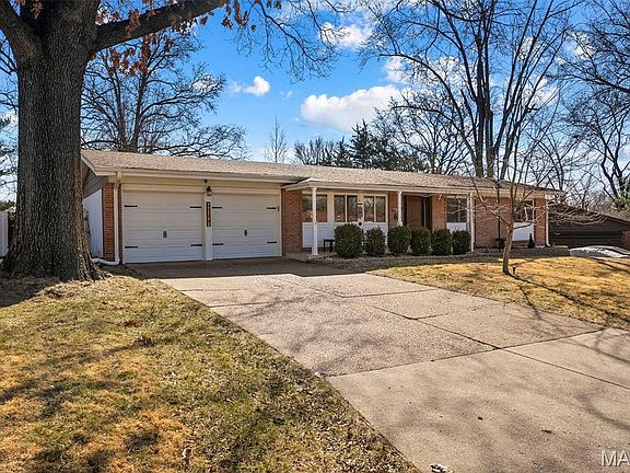 2nd image of 724 Bergerac Dr