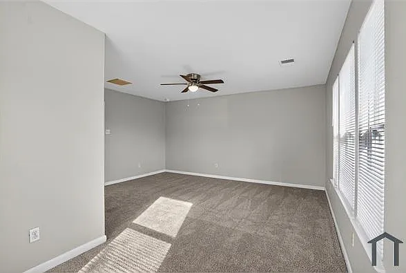 2923 Beacon Grove St — Photo 6