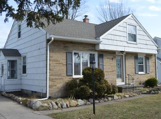 283 Hedstrom Dr, Amherst, NY 14226