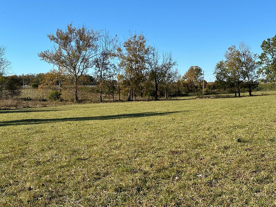 2nd image of 3723 Cynthiana Rd