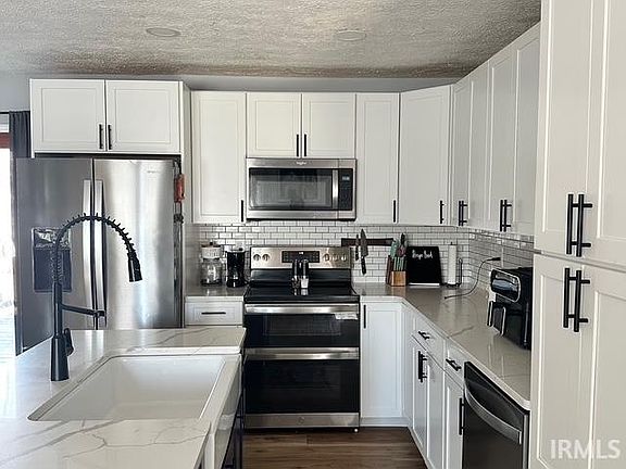 3rd image of 601 N Chandler Dr