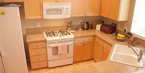 3 bed, 1920 sqft, $1,200 — Photo 3