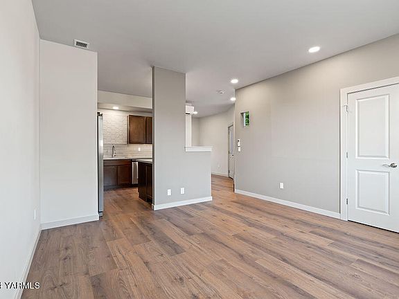 Unit C Living Room 4>