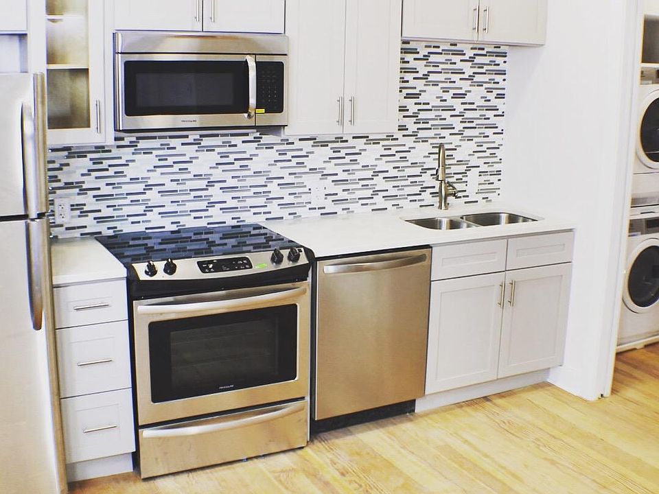 1st image of 119 W Tazewell St #302