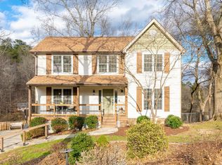 421 English Oaks Dr, Hixson, TN 37343