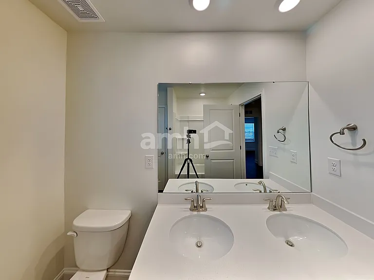 618 Rivermist Dr — Photo 21