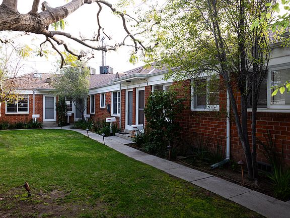 2nd image of 1810 Oak St APT 2