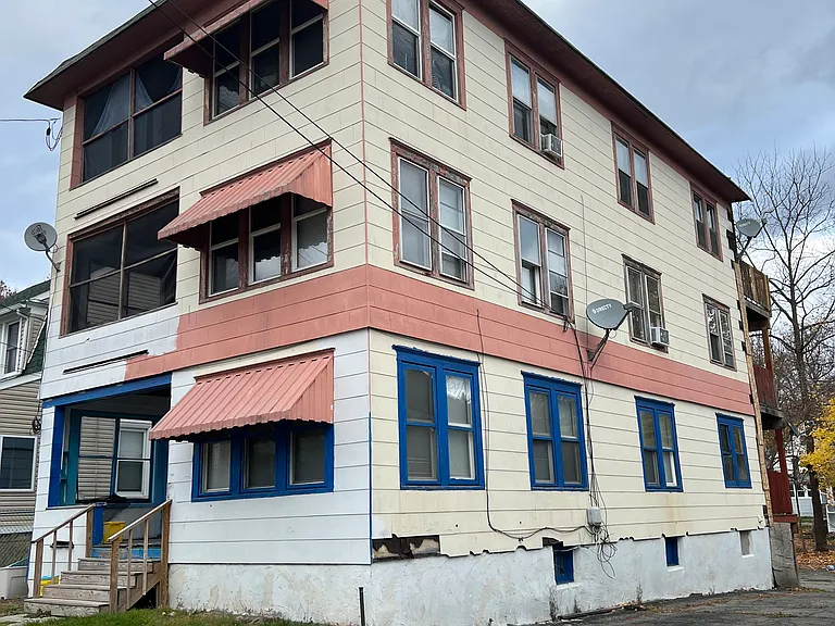 207 Saint Charles St #2 — Photo 9