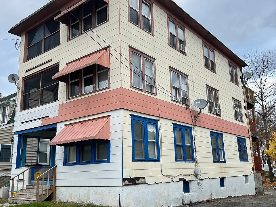 207 Saint Charles St #2