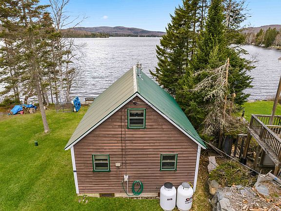 3rd image of 211 Beach Road
