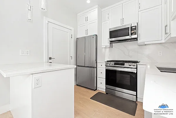 2293 Galt Street, Vancouver — Photo 2
