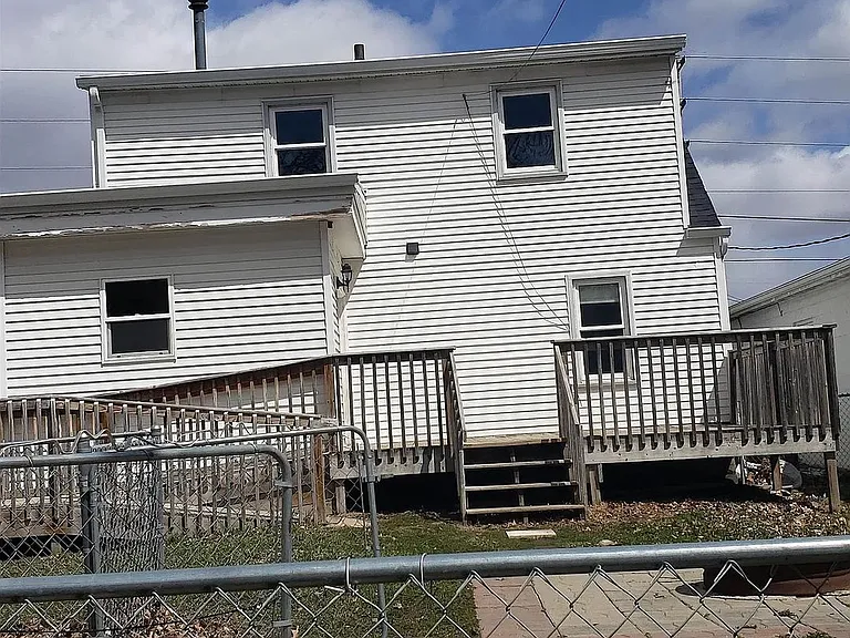 2215 Falls Ave — Photo 14