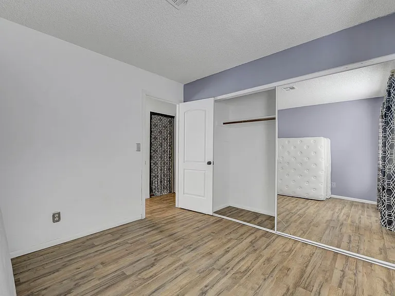 6644 Pepperidge Way — Photo 31