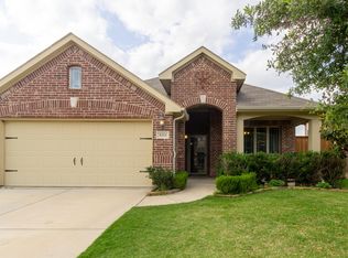 8213 Spitfire Trl, Aubrey, TX 76227