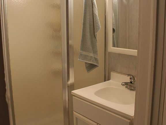 5th image of 403 E Main St