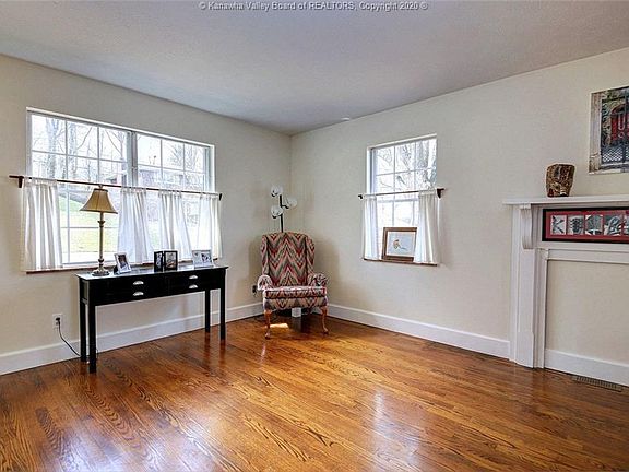 5th image of 1504 Village Dr