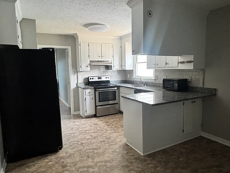 6350 Chenault Way — Photo 7