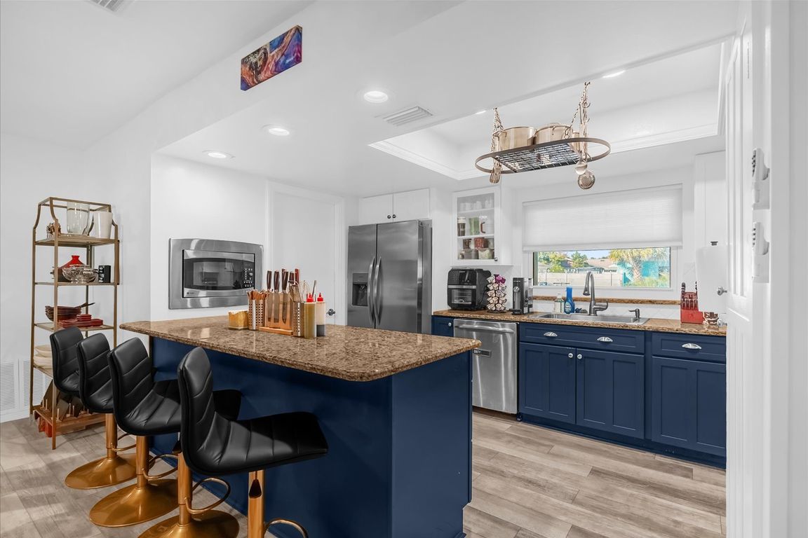 next background image