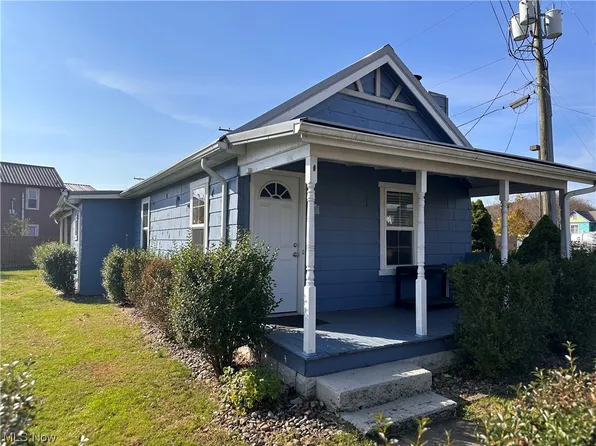 911 Dewey Ave, Saint Marys, WV 26170