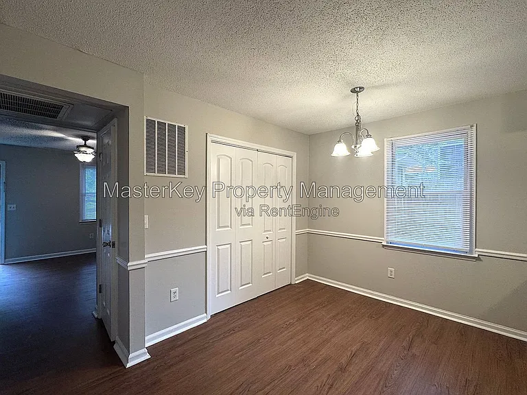 619 E Horne St — Photo 9