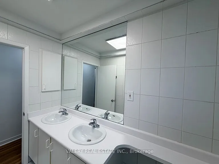 64 Lexington Ave #MAIN — Photo 2