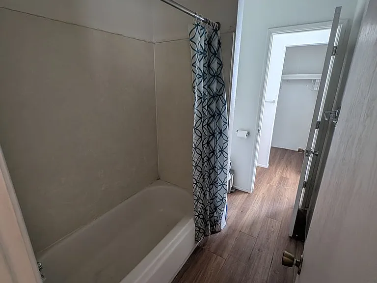 1319 N 1st Ave — Photo 8