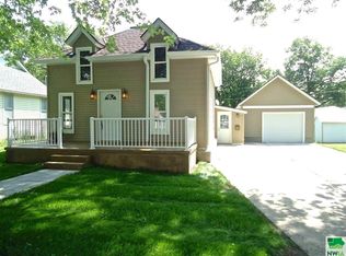 121 Oneida St, Storm Lake, IA 50588