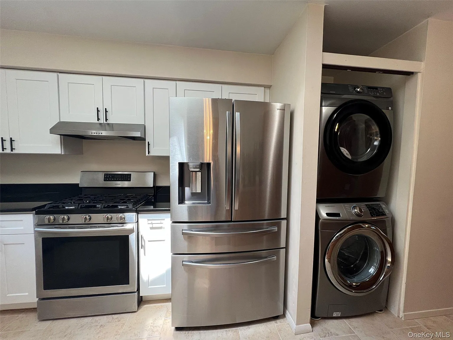 3 bed, 2.0 bath, $3,650 — Photo 3