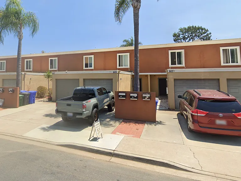 925 Grand Ave #925 — Photo 1