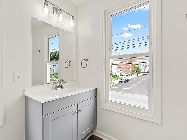 753 W Washington St #B — Photo 18