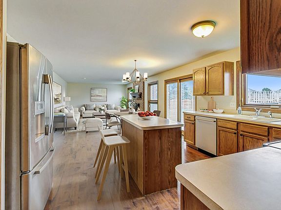 5th image of 2599 Molly Ct